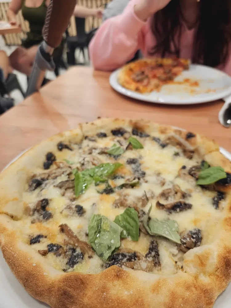 12 Friarielli Pizza